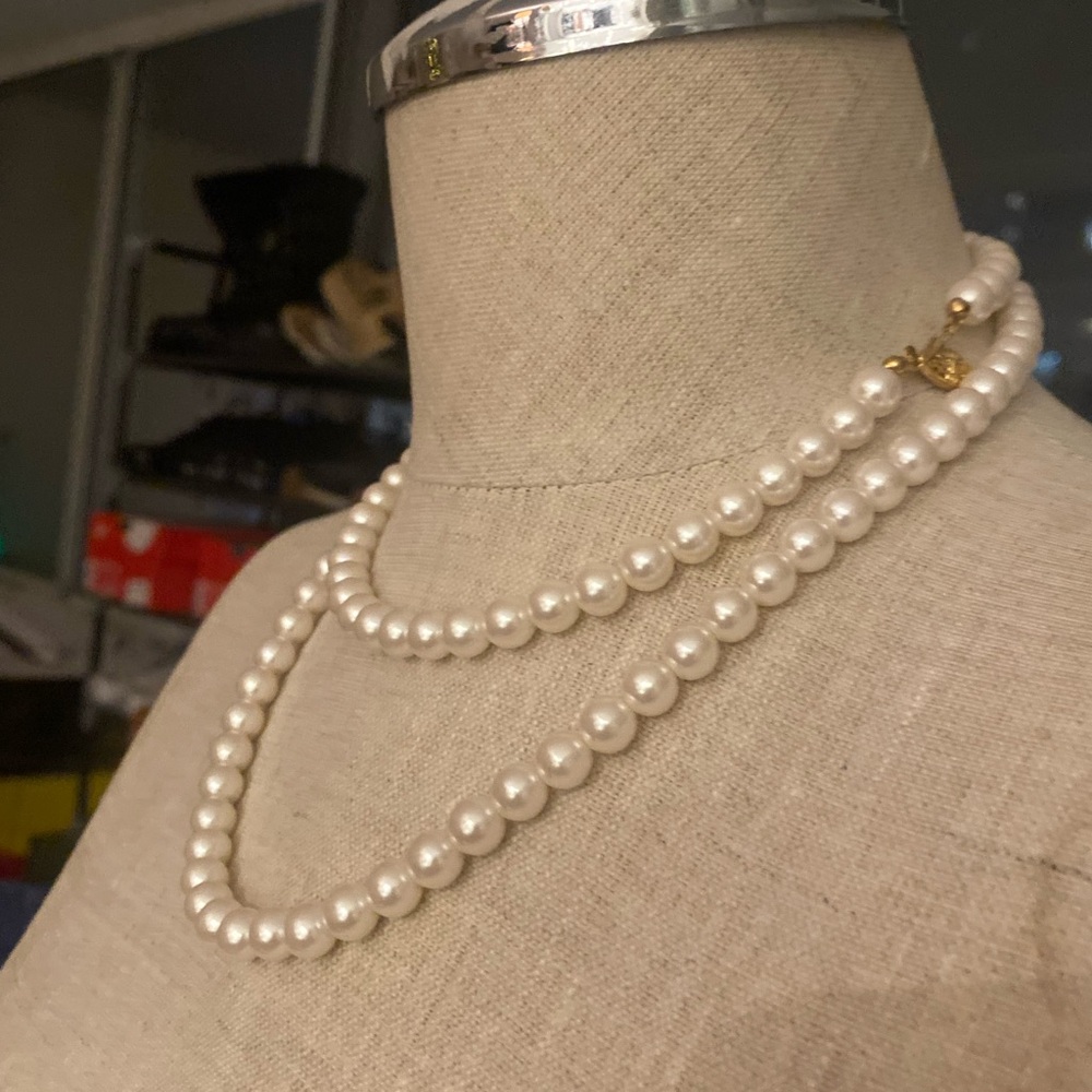Elegant Faux Pearl Necklace and bracelet